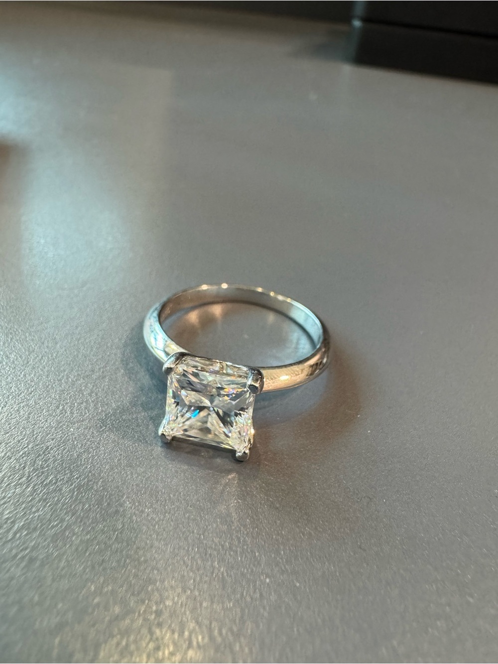 Elegant 3 Carat Moissanite S925 Brilliant Cut Statement Ring Size 8 - Picture 9 of 13